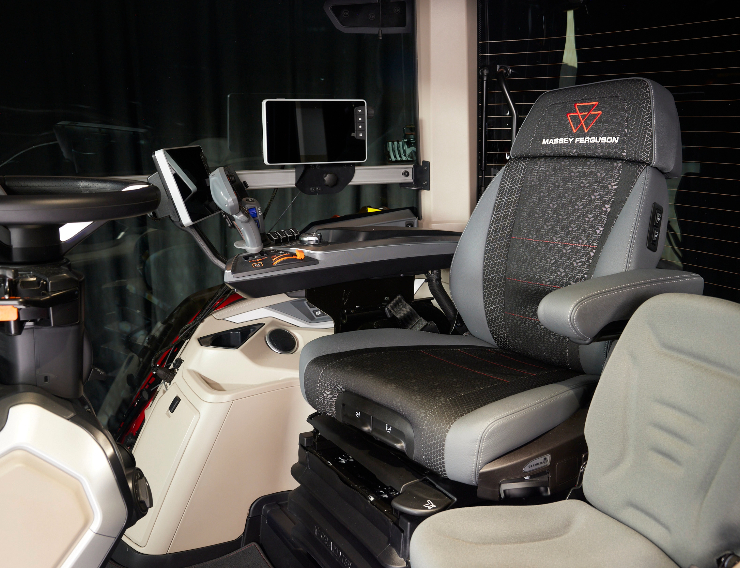 COMFORTABLE EXCLUSIVE SEAT